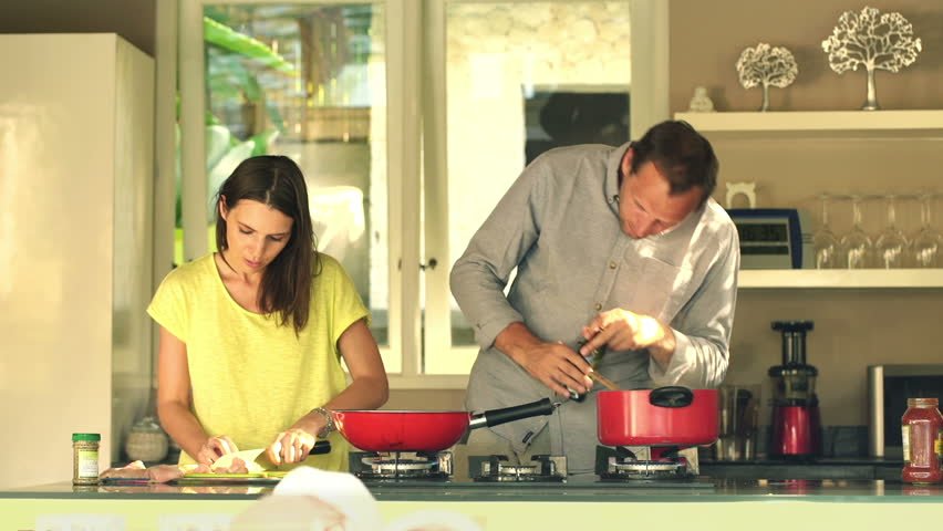 Marriage: Discover What Becomes of Men Who Help Their Helping Wives